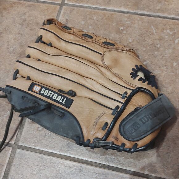 Wilson Softball A2478 XXL Over Sized Pocket 13.5" Baseball Glove Brown Leather - Picture 3 of 16